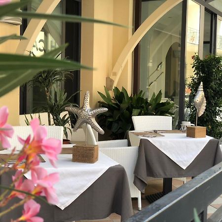 Hotel La Conchiglia Bellaria-Igea Marina Exterior foto